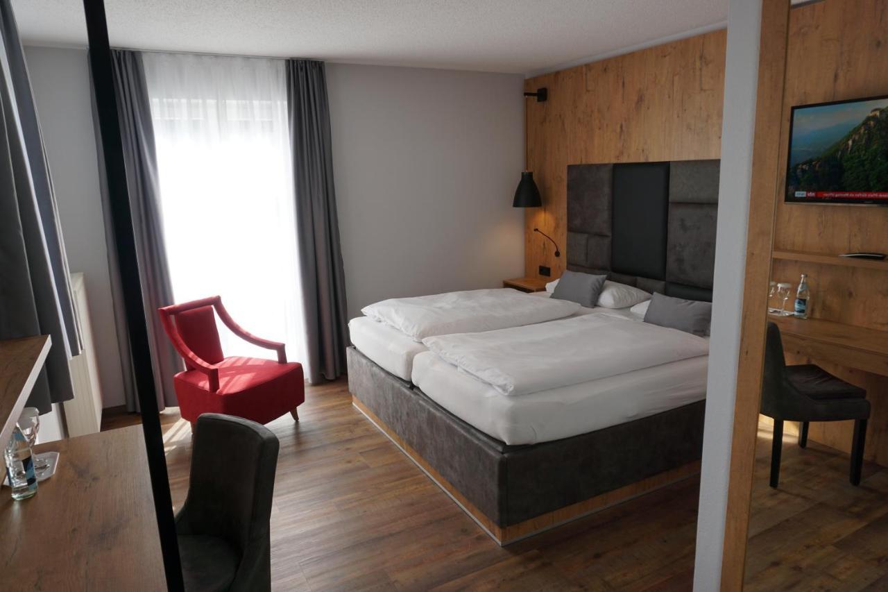 Gruener Baum 3*
